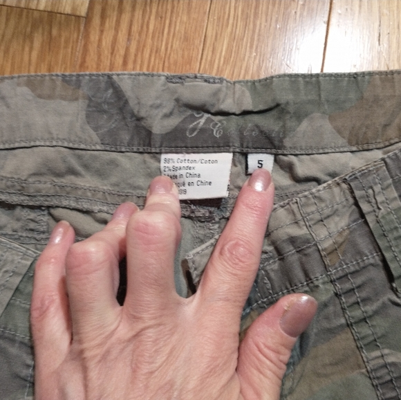 Shorts - Picture 2 of 2